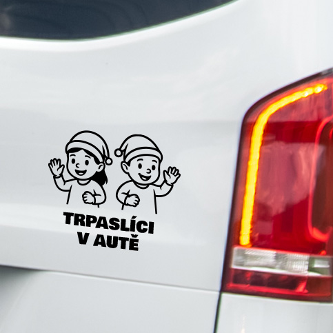 Trpaslíci v autě - samolepka na auto (dítě v autě)